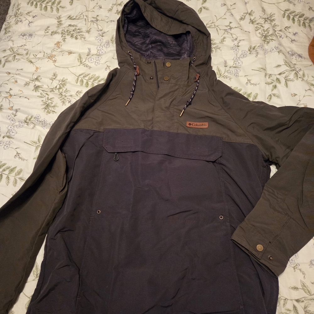 Columbia Men's Olive and Gray Jacket